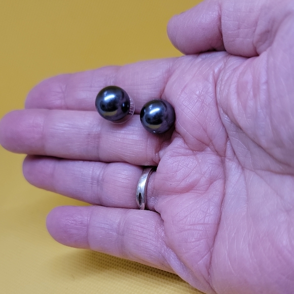 Bib Dangle Leaves Faux Pearls Necklace 22 Inches And Gun Metal Studs Adjustable - Picture 4 of 11